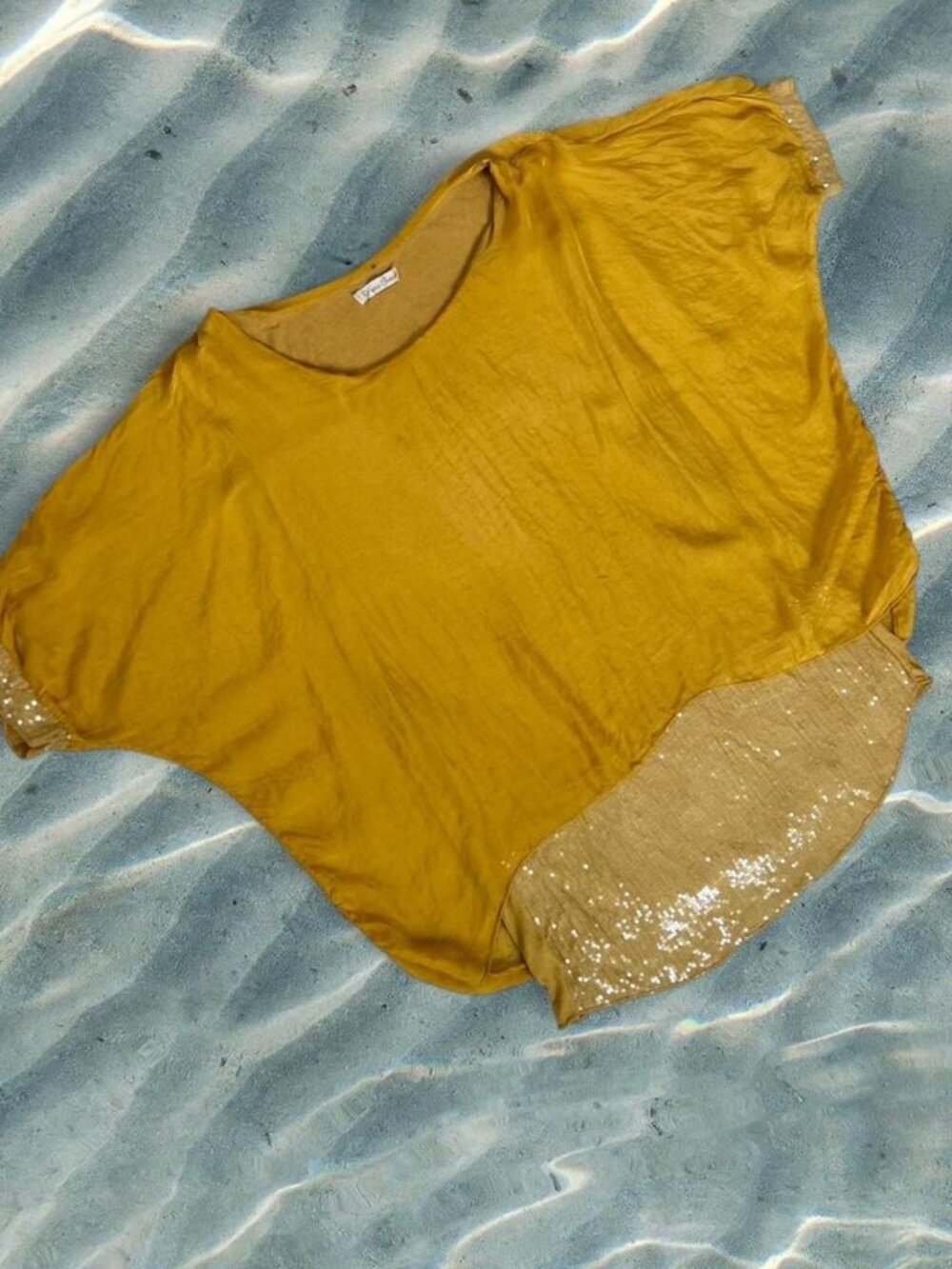 Vintage Y2K Italian Seta 100% silk Golden Yellow Poncho sequin batwing top ⭐️